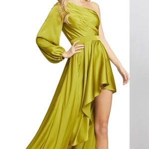 One-Shoulder Long Sleeve Satin High/Low Gown
IEENA FOR MAC DUGGAL